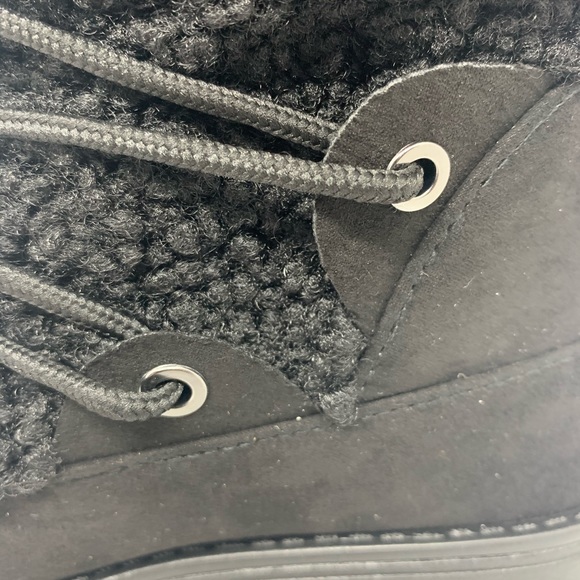 Faux fleece lace up boots new in box - Picture 11 of 16